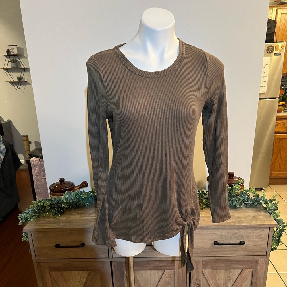 Apt 9 army green ribbed long sleeve top